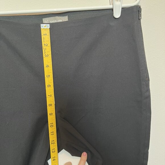Everlane Black High Waisted Tapered Leg Crop Pants Women’s Size 14 Stretch Black - Picture 5 of 9